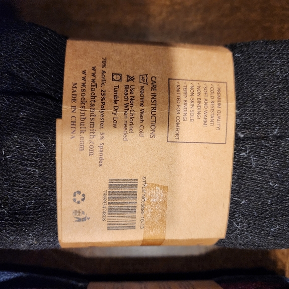 6 pair Yacht & Smith Thermal Socks, NWT - Picture 4 of 6